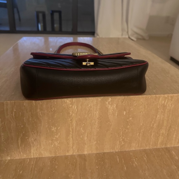 Gucci GG Marmont Shoulder Bag in Black - Picture 7 of 9